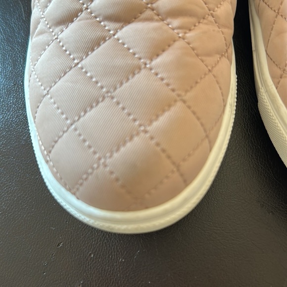 Steve Madden Women’s Quilted Pink Slip on Sneakers - Picture 6 of 7